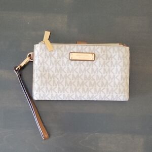 Michael Kors Wristlet